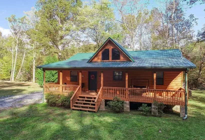 Rivendell Creekside    3 Bedrooms, 2 Baths, Sleeps 6 Cabin By Redawning