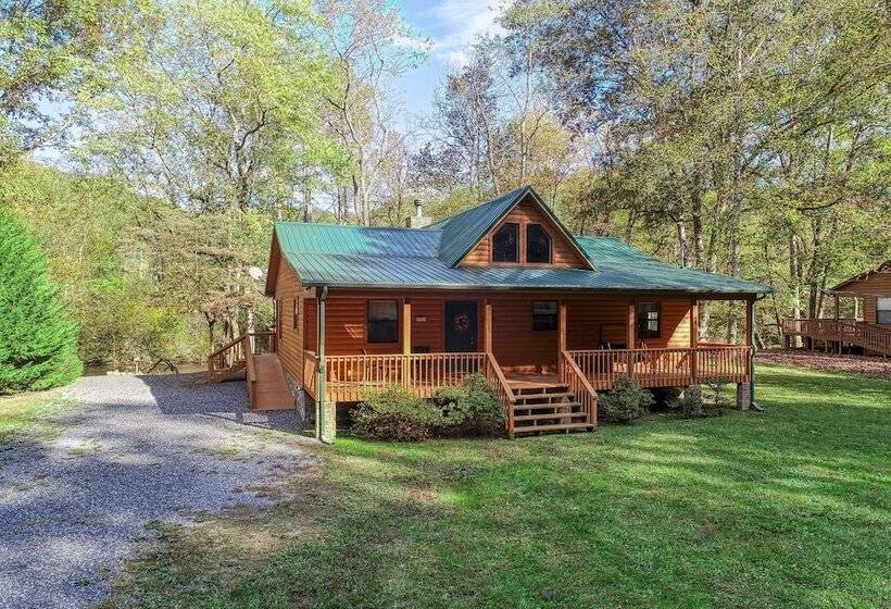Rivendell Creekside 3 Bedrooms, 2 Baths, Sleeps 6 Cabin By Redawning
