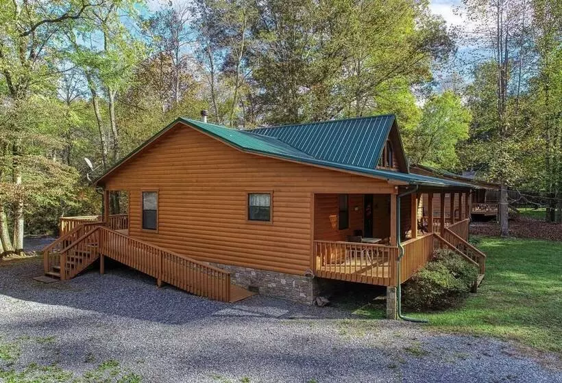 Rivendell Creekside    3 Bedrooms, 2 Baths, Sleeps 6 Cabin By Redawning