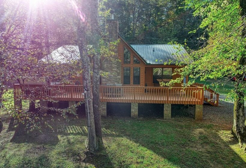Rivendell Creekside 3 Bedrooms, 2 Baths, Sleeps 6 Cabin By Redawning