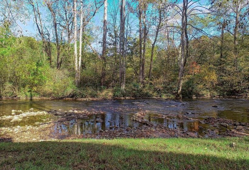 Rivendell Creekside 3 Bedrooms, 2 Baths, Sleeps 6 Cabin By Redawning