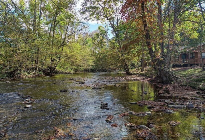Rivendell Creekside 3 Bedrooms, 2 Baths, Sleeps 6 Cabin By Redawning