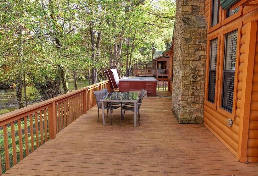 Rivendell Creekside 3 Bedrooms, 2 Baths, Sleeps 6 Cabin By Redawning