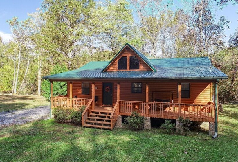 Rivendell Creekside 3 Bedrooms, 2 Baths, Sleeps 6 Cabin By Redawning