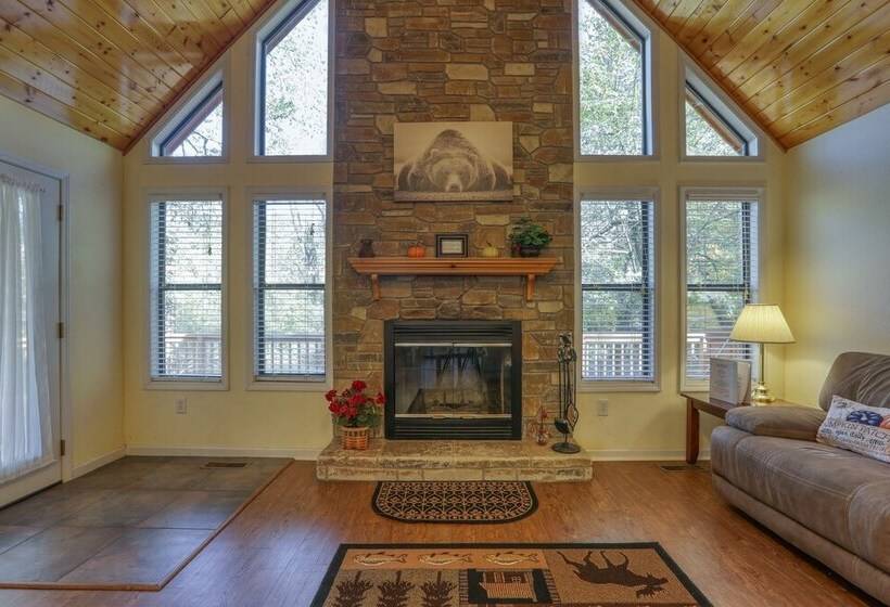 Rivendell Creekside 3 Bedrooms, 2 Baths, Sleeps 6 Cabin By Redawning