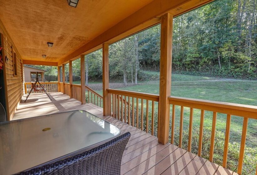 Rivendell Creekside 3 Bedrooms, 2 Baths, Sleeps 6 Cabin By Redawning