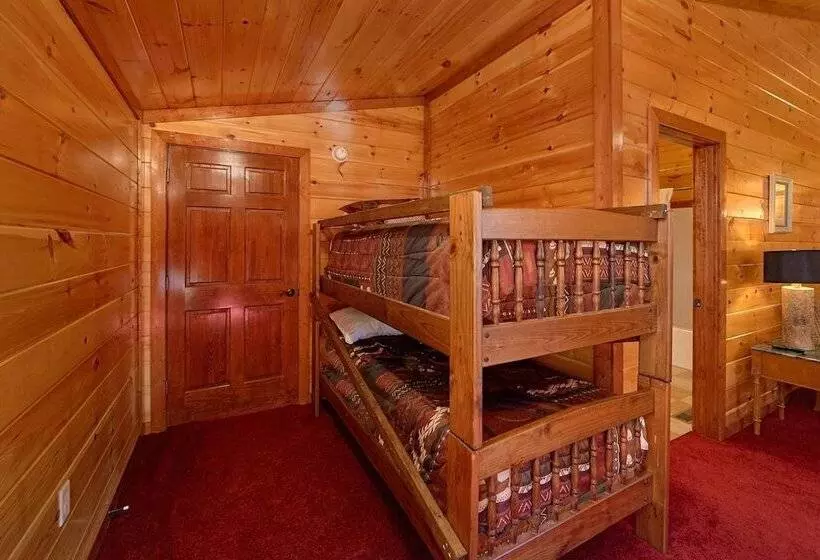 Sweet Tranquility Pool Lodge Apartment 4