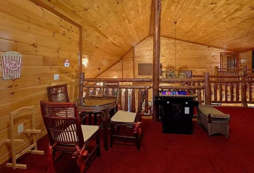 Sweet Tranquility Pool Lodge Apartment 4