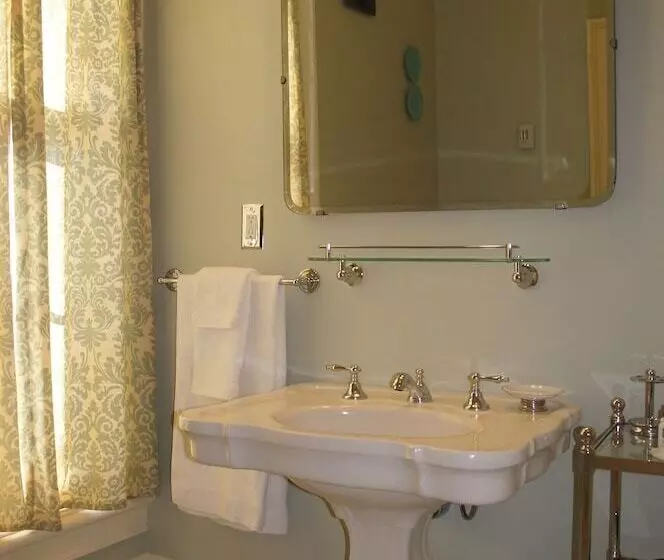 The Baker House Bed & Breakfast