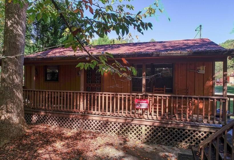 Whispering Creek 2 Bedrooms, 1 Baths, Sleeps 6 Cabin By Redawning