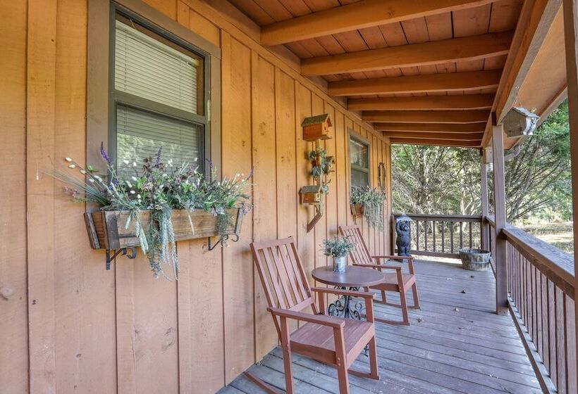 Whispering Creek 2 Bedrooms, 1 Baths, Sleeps 6 Cabin By Redawning