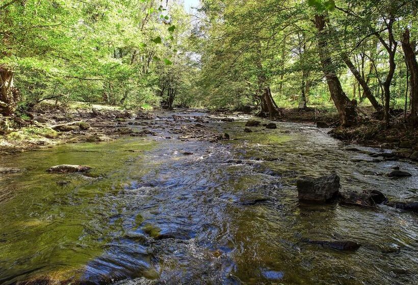 Whispering Creek 2 Bedrooms, 1 Baths, Sleeps 6 Cabin By Redawning