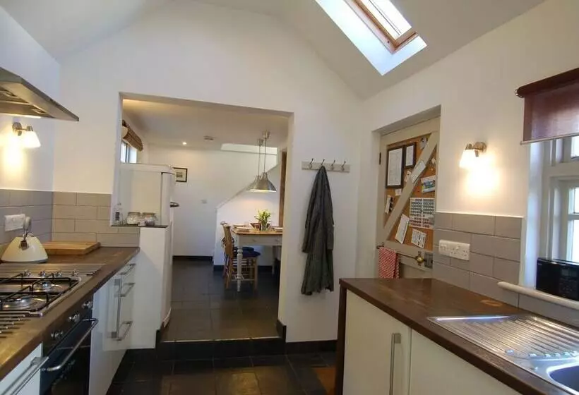 Willow Cottage