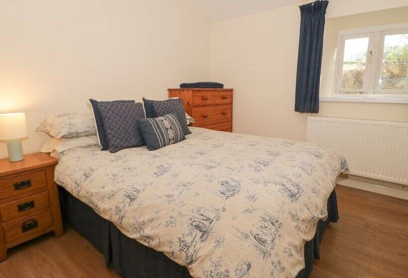 Bryn Dedwydd Farmhouse