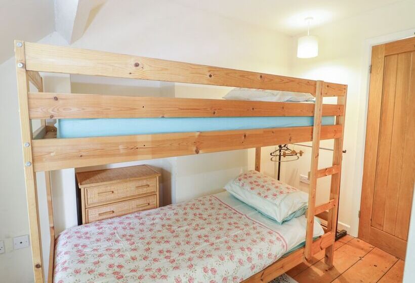 Bryn Dedwydd Farmhouse