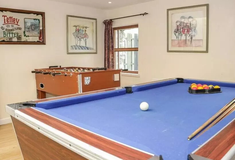 Bryn Dedwydd Farmhouse