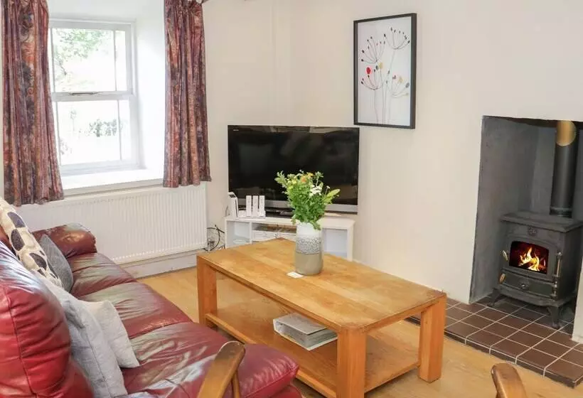 Bryn Dedwydd Farmhouse