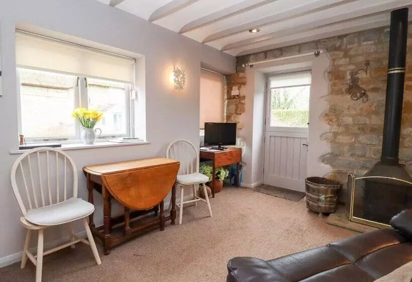 Distillers Cottage
