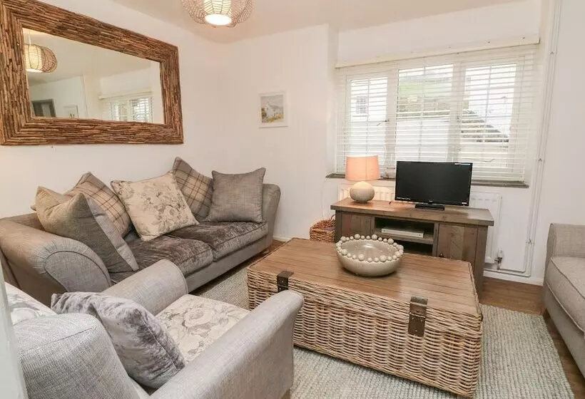 Kingfisher Cottage