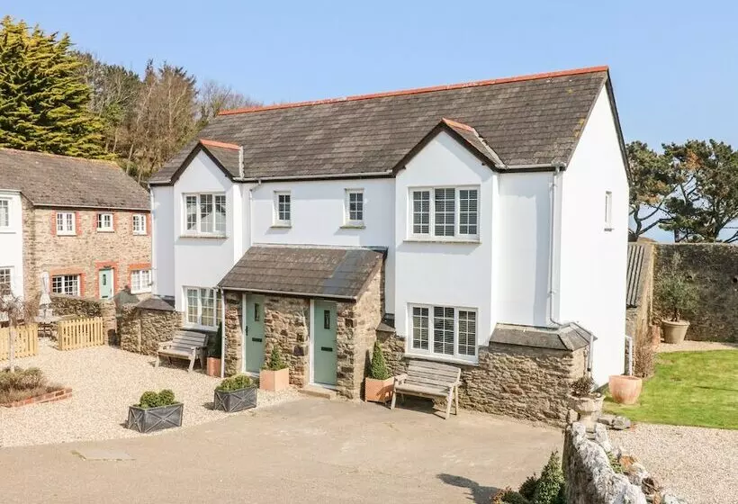 Kingfisher Cottage