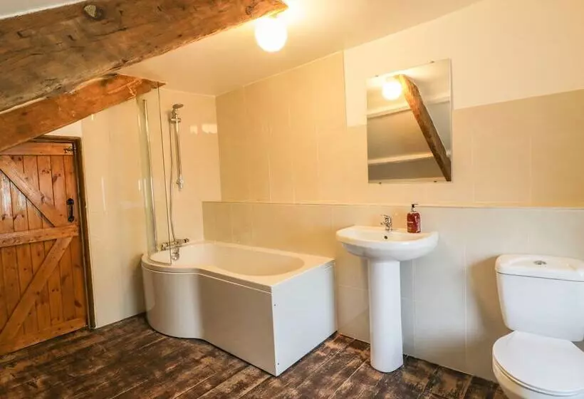 Lower West Curry Farmhouse