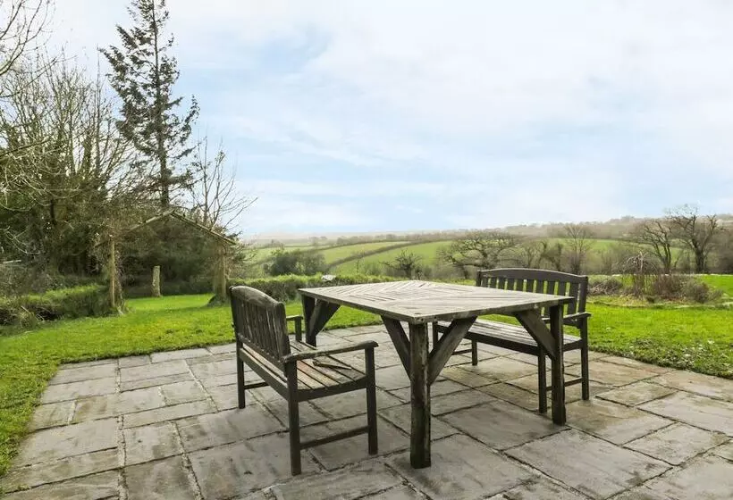 Lower West Curry Farmhouse