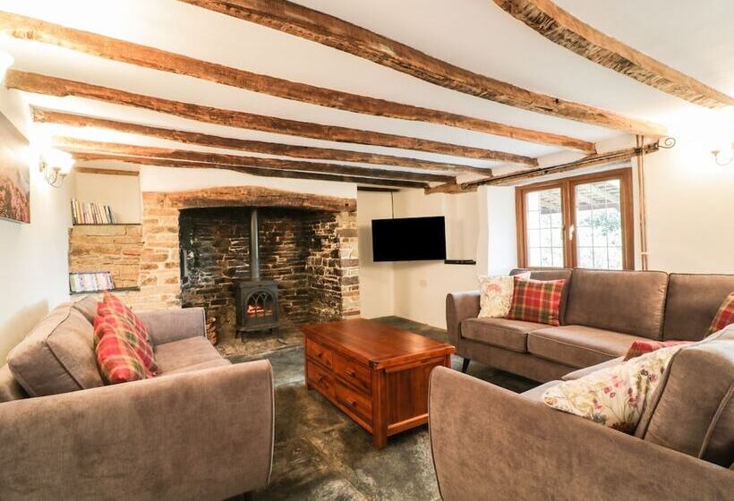 Lower West Curry Farmhouse