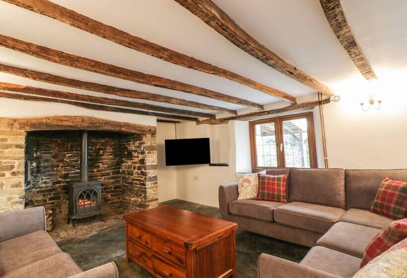 Lower West Curry Farmhouse