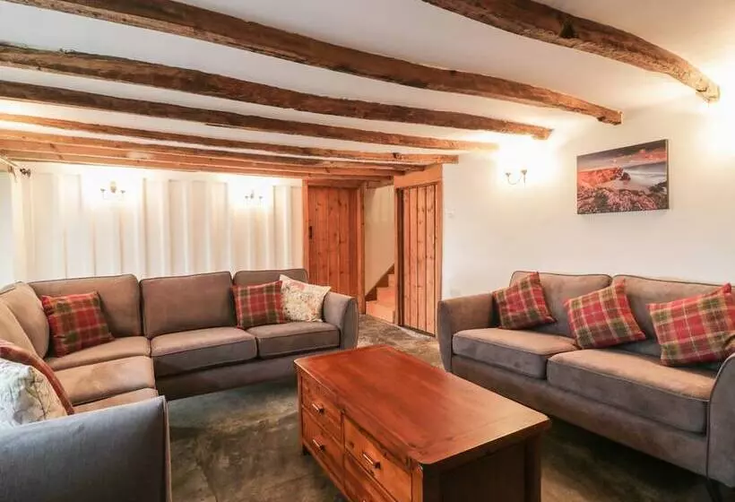 Lower West Curry Farmhouse