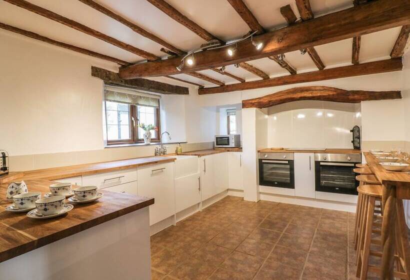 Lower West Curry Farmhouse