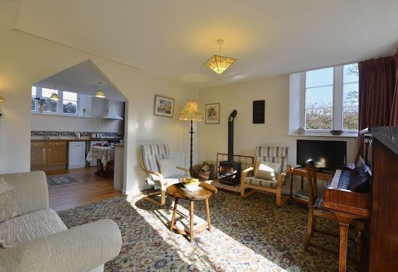 The Old School House