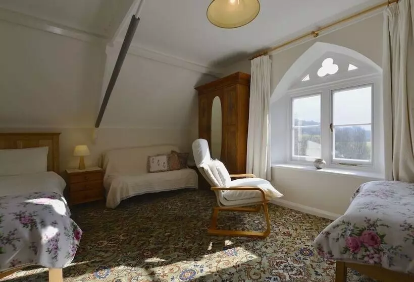 The Old School House