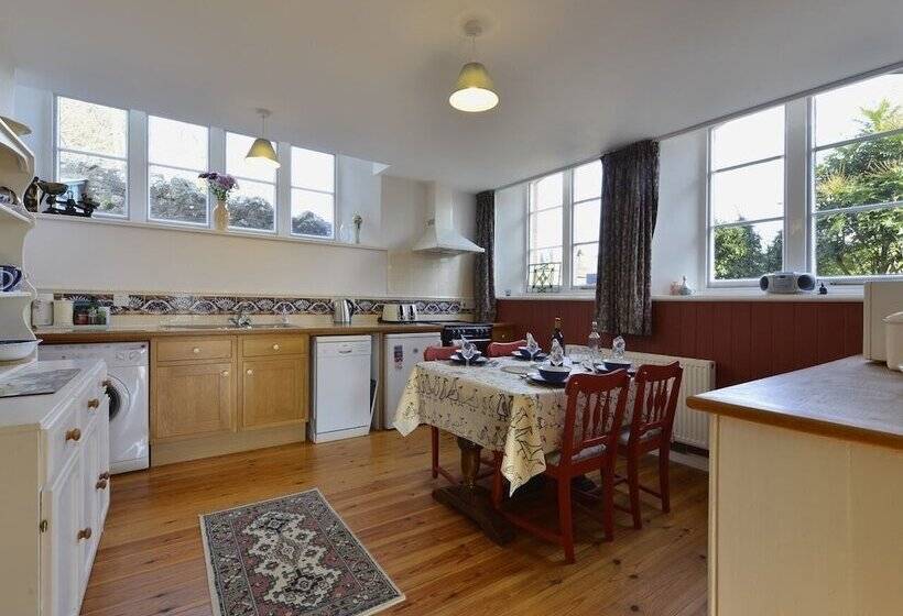 The Old School House