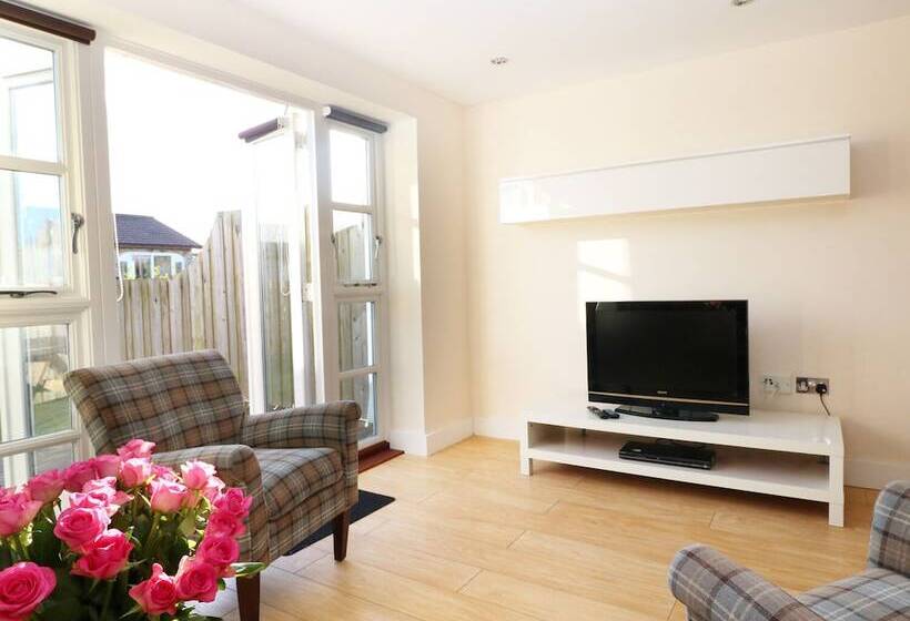 24 Bay Retreat Villas