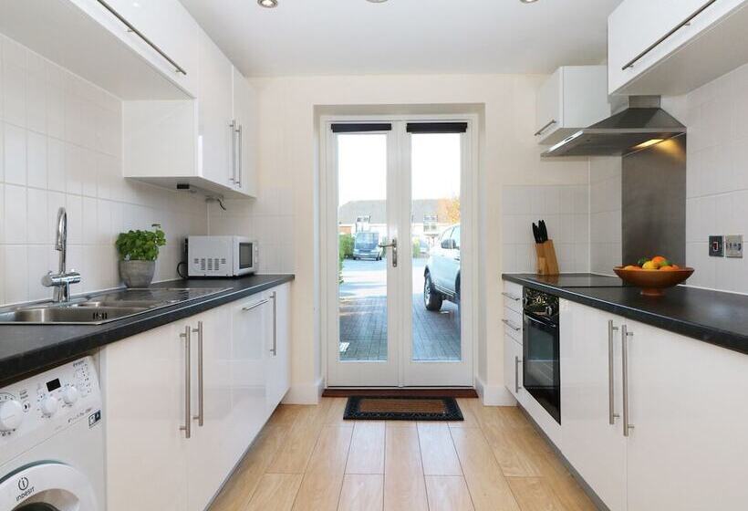 24 Bay Retreat Villas