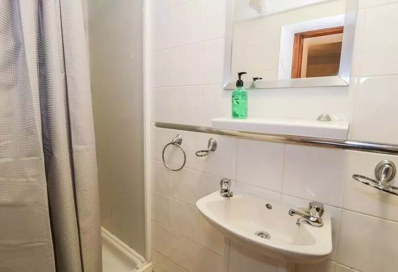 Ddol Helyg Farmhouse