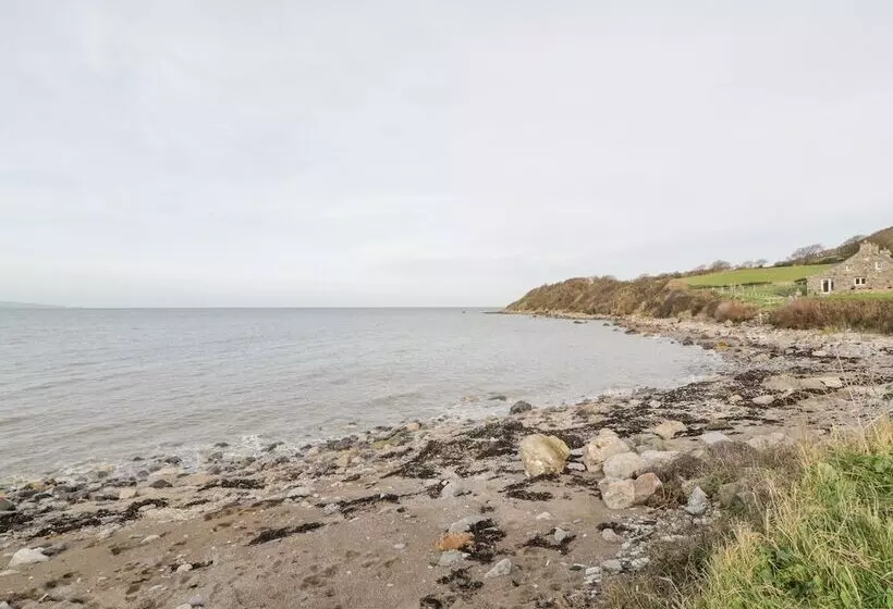 Hen Felin Isaf