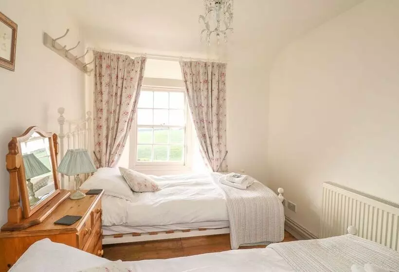 Home Farm Cottage