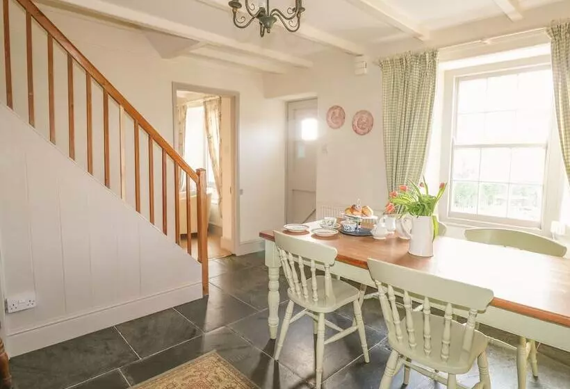Home Farm Cottage
