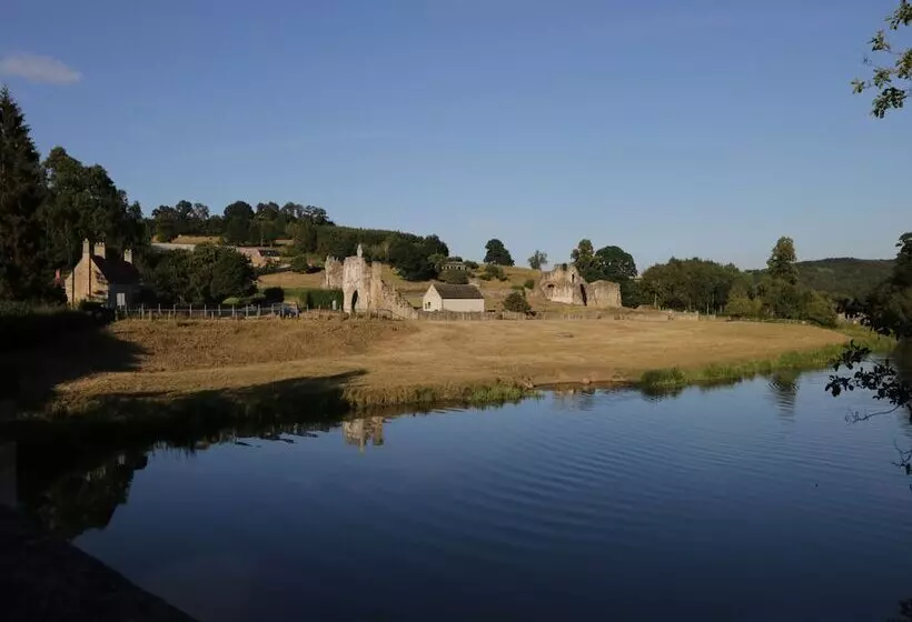 Middlegate