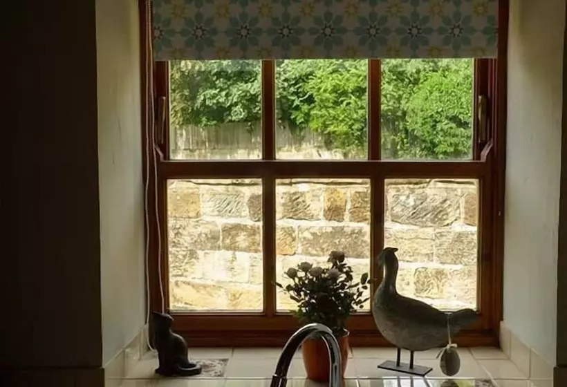 Quakers Cottage