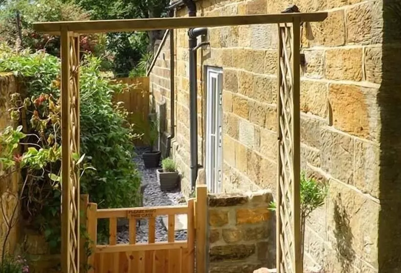 Quakers Cottage