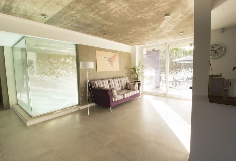 Cafila Boutique Apartments & Spa