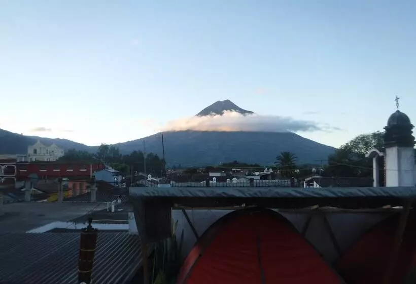 Camping & Travel Antigua   Hostel