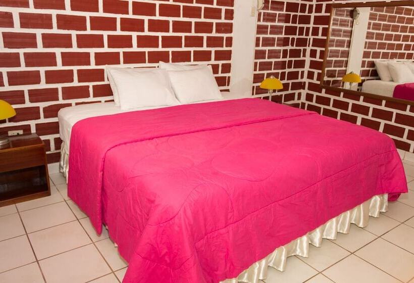 ホテル Albergue La Jungla