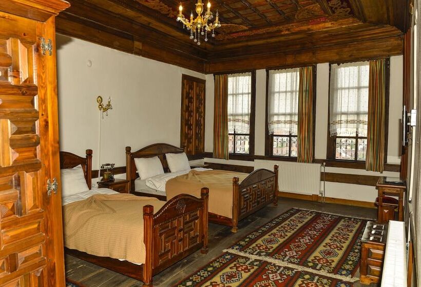 ホテル Ballik Konak