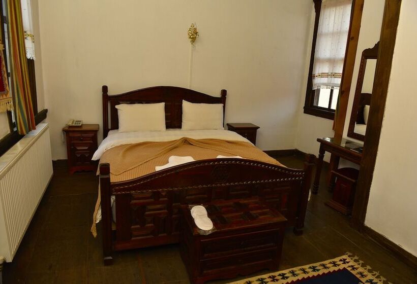 ホテル Ballik Konak