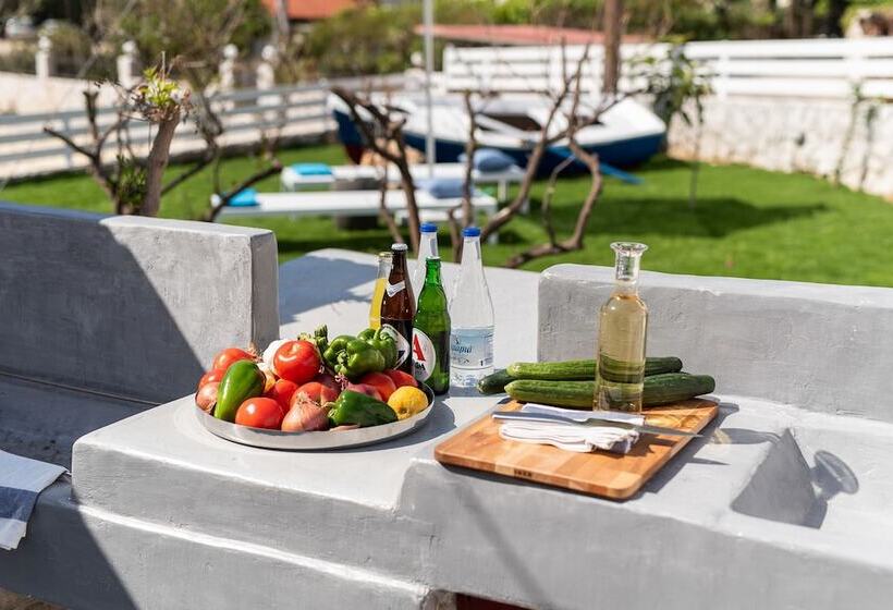 ホテル Casa Limnionari Beach House