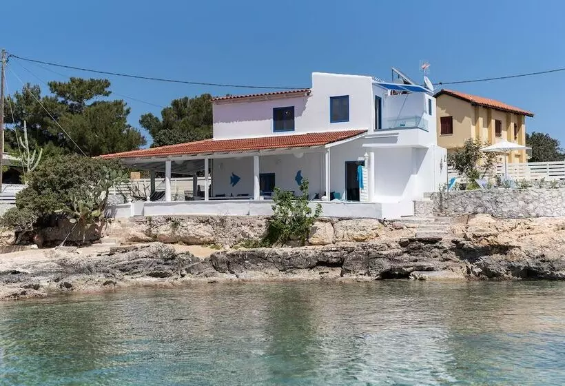 ホテル Casa Limnionari Beach House