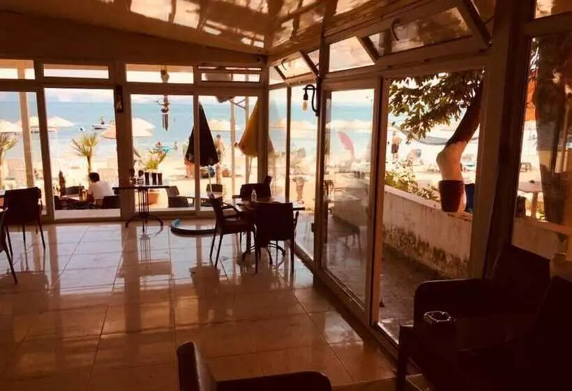 Hotelli Erkin Beach Club